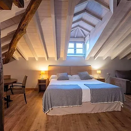 Inn La Robla 3*